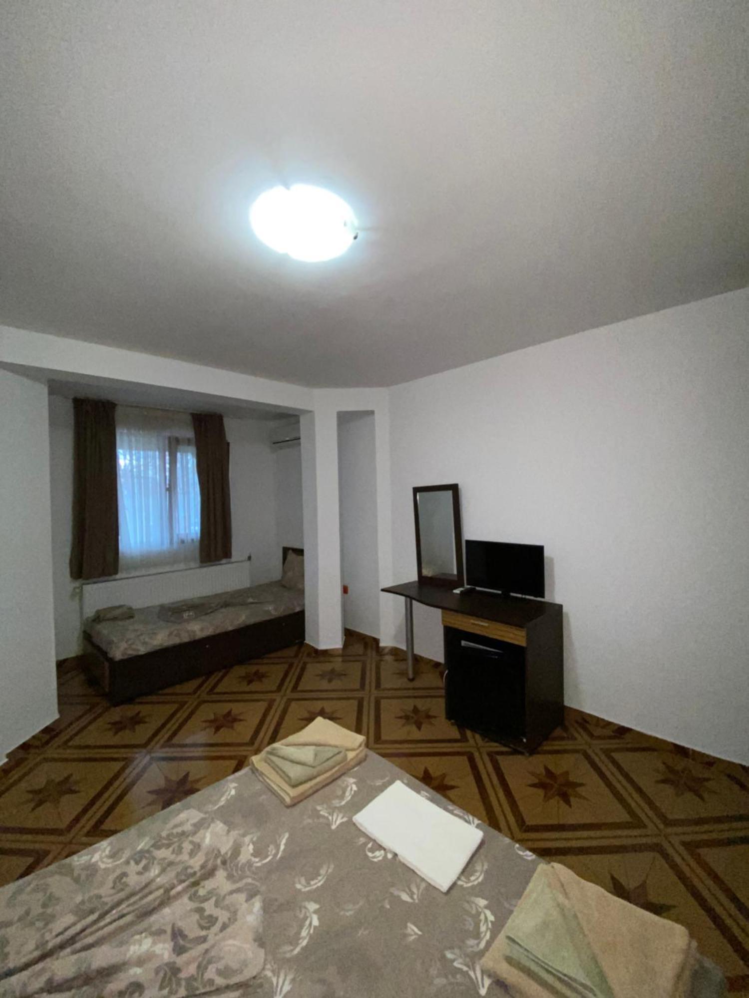 Guest Rooms Wild Duck Ezerets Luaran gambar