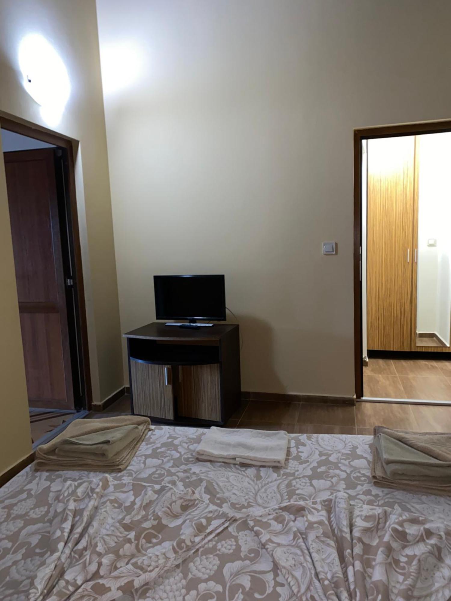 Guest Rooms Wild Duck Ezerets Luaran gambar