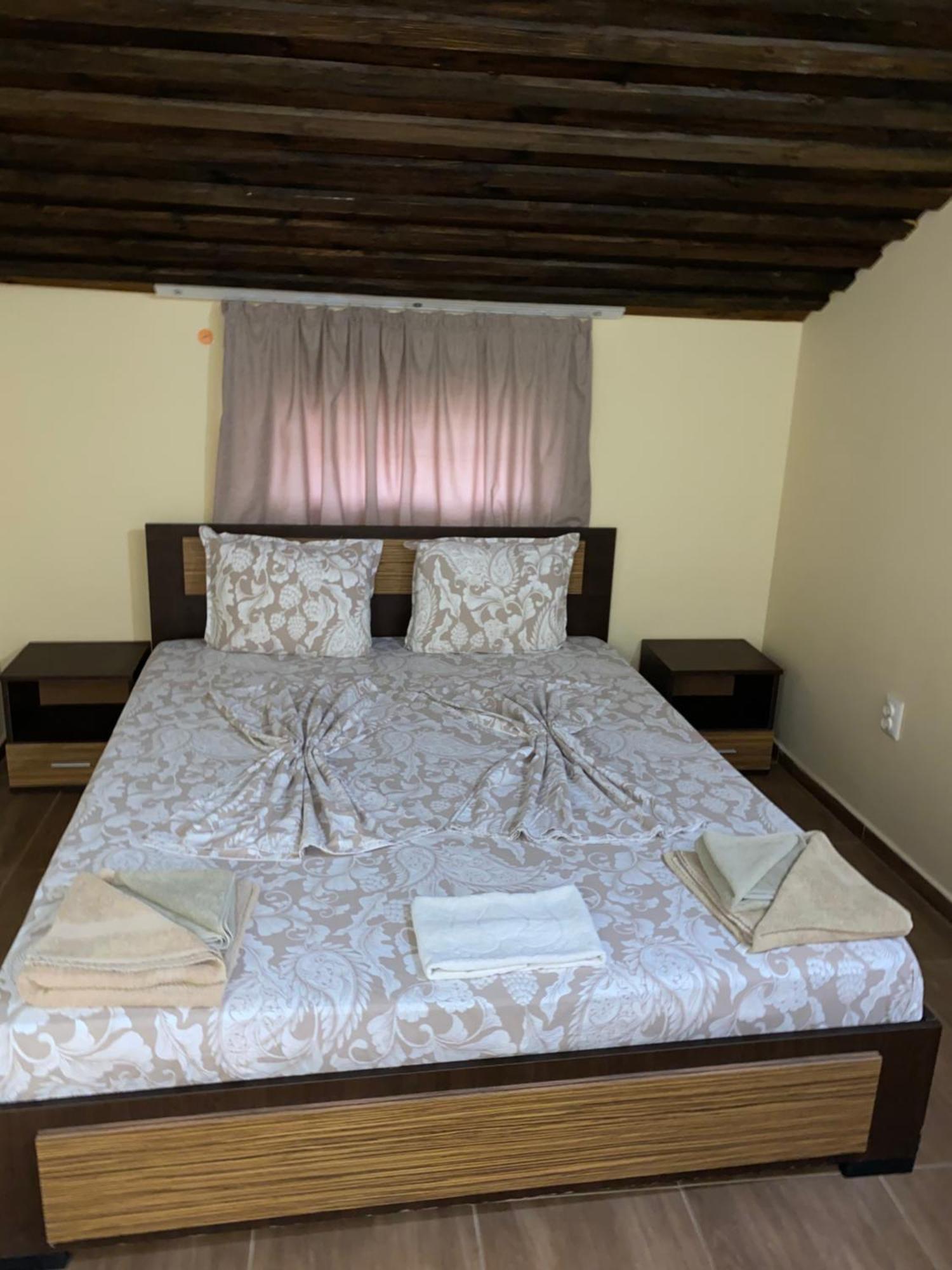 Guest Rooms Wild Duck Ezerets Luaran gambar